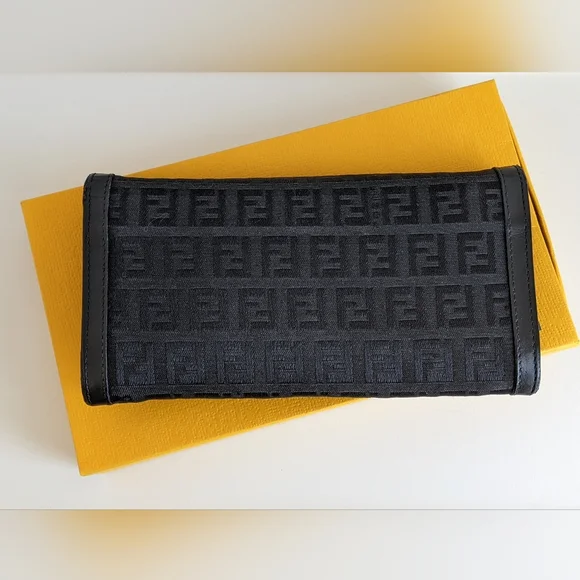 Fendi wallet - Picture 3 of 13